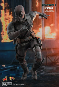 Hot Toys Marvel Deadpool 2 Deadpool - Dusty Ver 1/6th Scale Collectible Figure